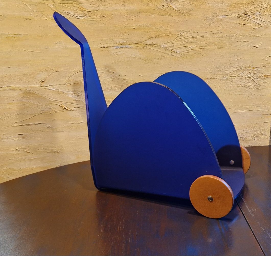 GAZETNIK/STOJAK na gazety,design Biesse,włoski,tworzywo szafirowe