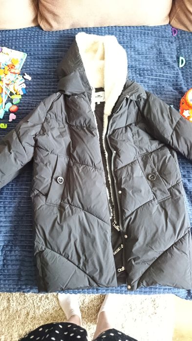 Куртка Зимова S розмір дуже гарна і тепла