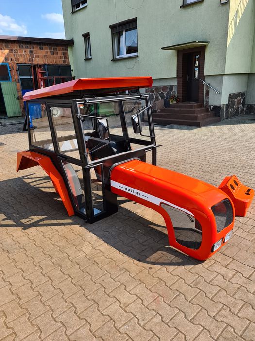 Kabina ciągnikowa C360 C4011 Maska c360 Kabina c330 Nowe kabiny