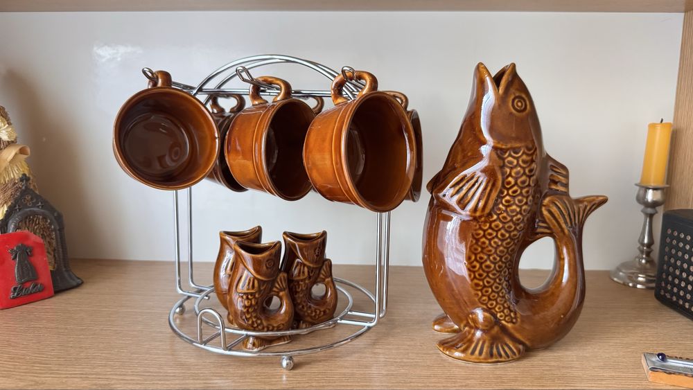 Ceramiczny zestaw PRL – karafka ryba + kubki