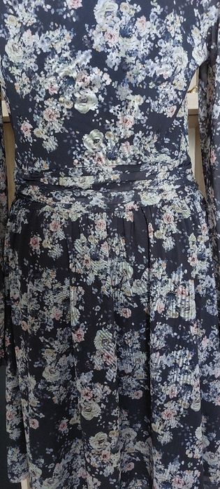 Mohito Kobieca sukienka w kwiaty z długim rękawem Rozm. XL / 42