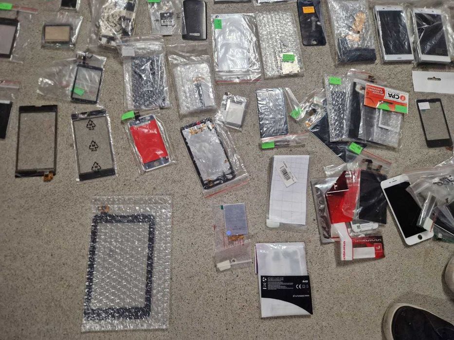 Wyświetlacze dotyki wyprzedaż magazynu–  sprawne, do serwisu