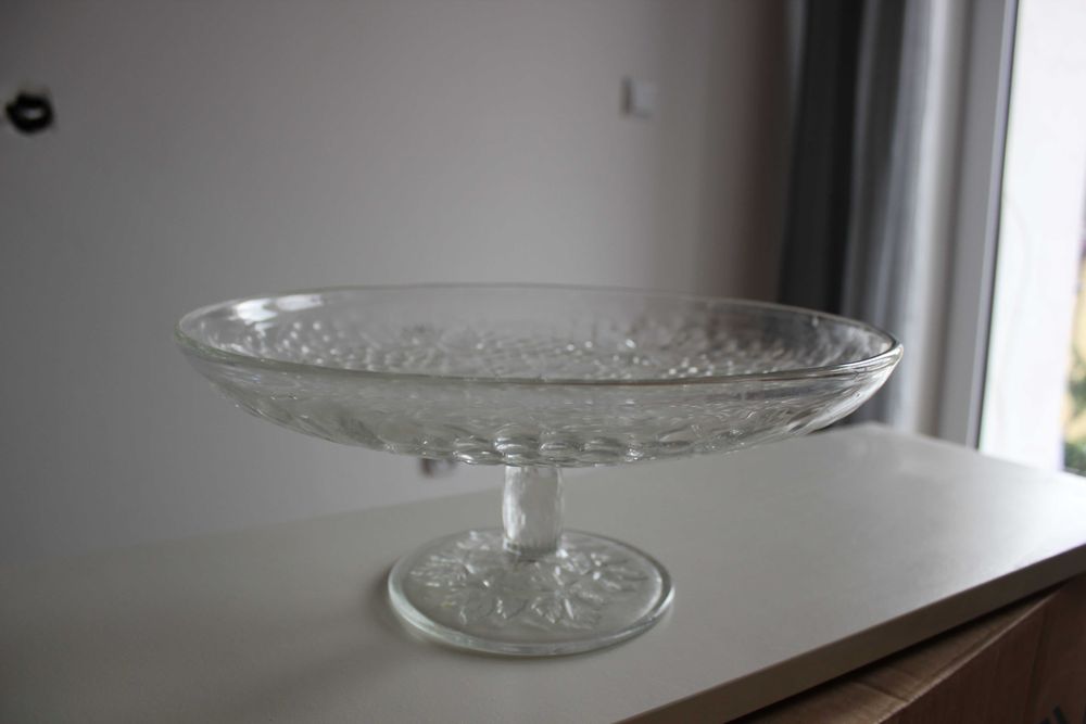 Szklane patery - różne wzory i kształty