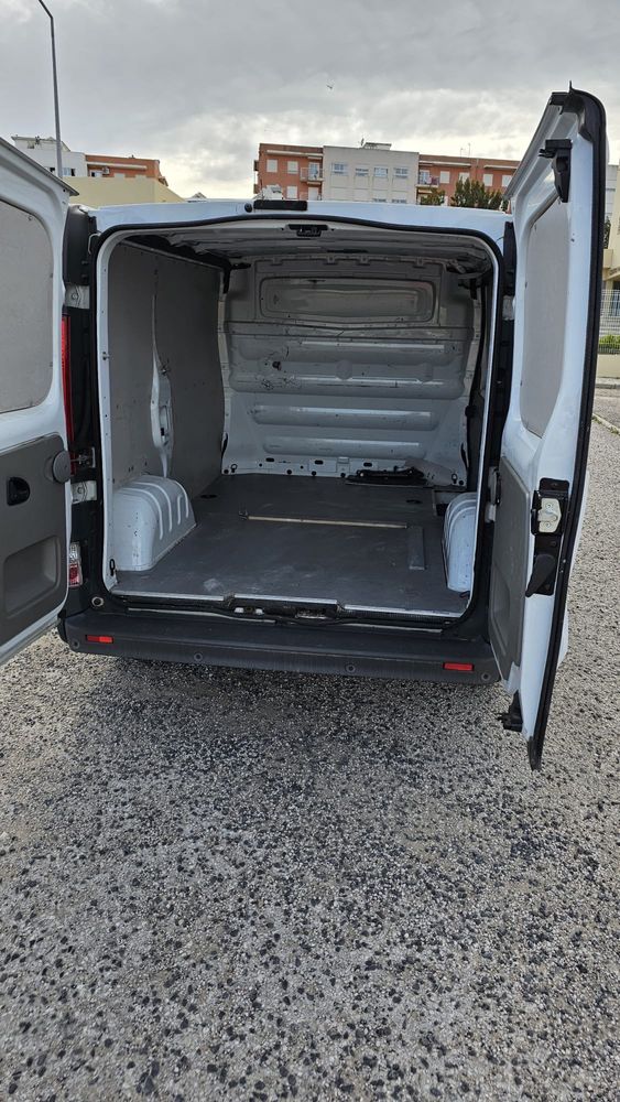 Opel vivaro 2014