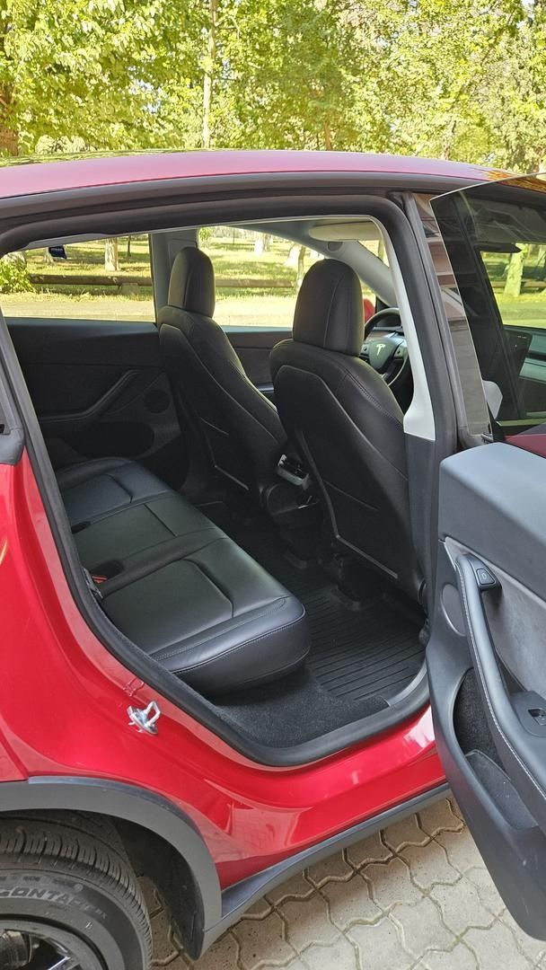 Tesla Model Y Long Range Dual Motor 2022 року