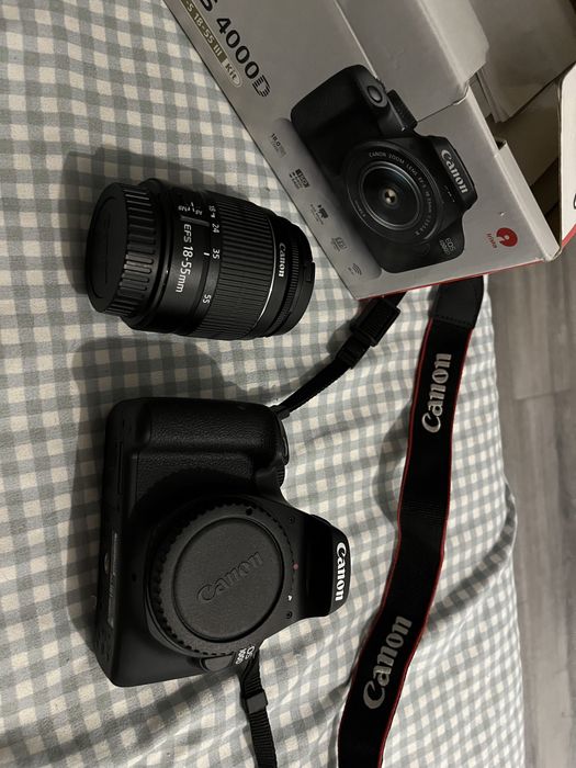 Фотоапарат Canon 4000D