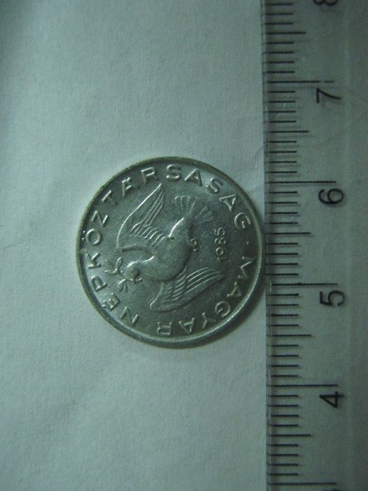 Монеты филлер стотинка динар коруна в ассортименте.
