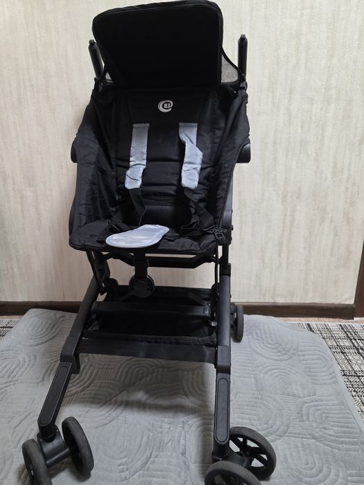 коляска для подорожі