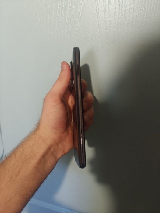 Продам смартфон Xiaomi Redmi note 8 pro 4/64 64mp камера