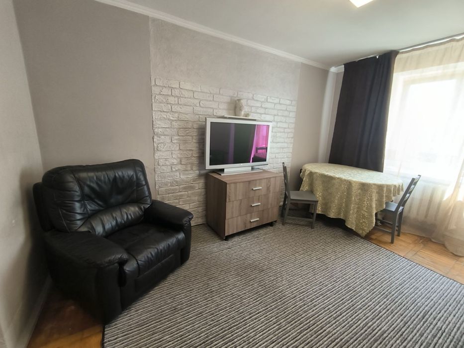 Продаж 2 кімнатної квартири на середньому поверсі в р-ні «Укргазбанку»