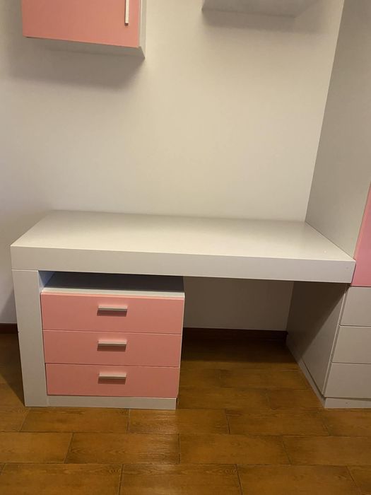 Moveis lacados em rosa