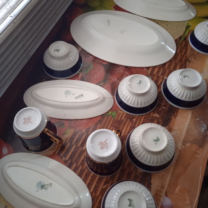 Продам старий посуд.