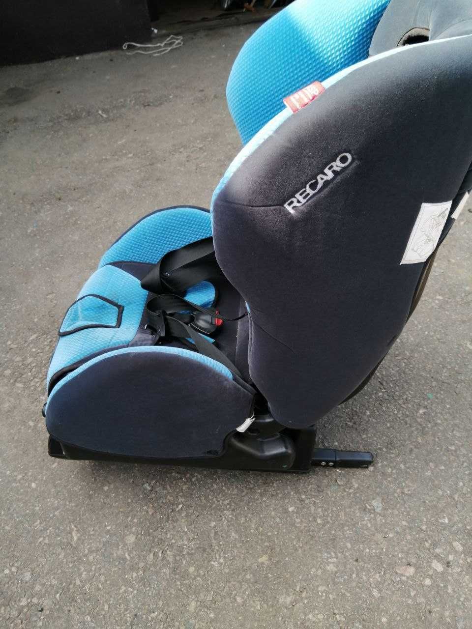 Автокрісло Recaro Young Expert plus з базою Isofix