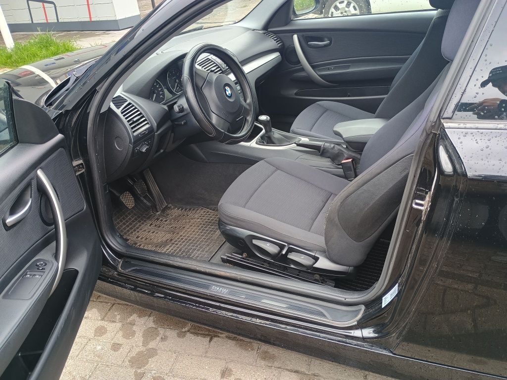 BMW 1er 116i 2.0 Benzyna | Manual | Zadbany | W 100% sprawny 

Na spr