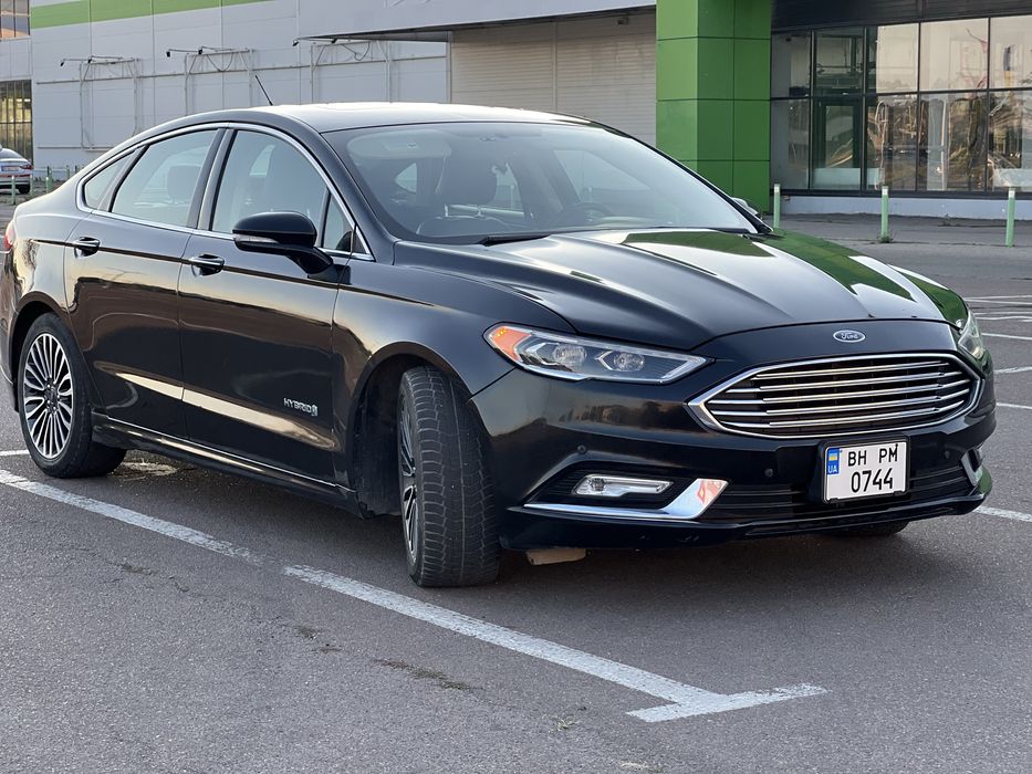 Ford Fusion Hybrid 2018 року, Titanium