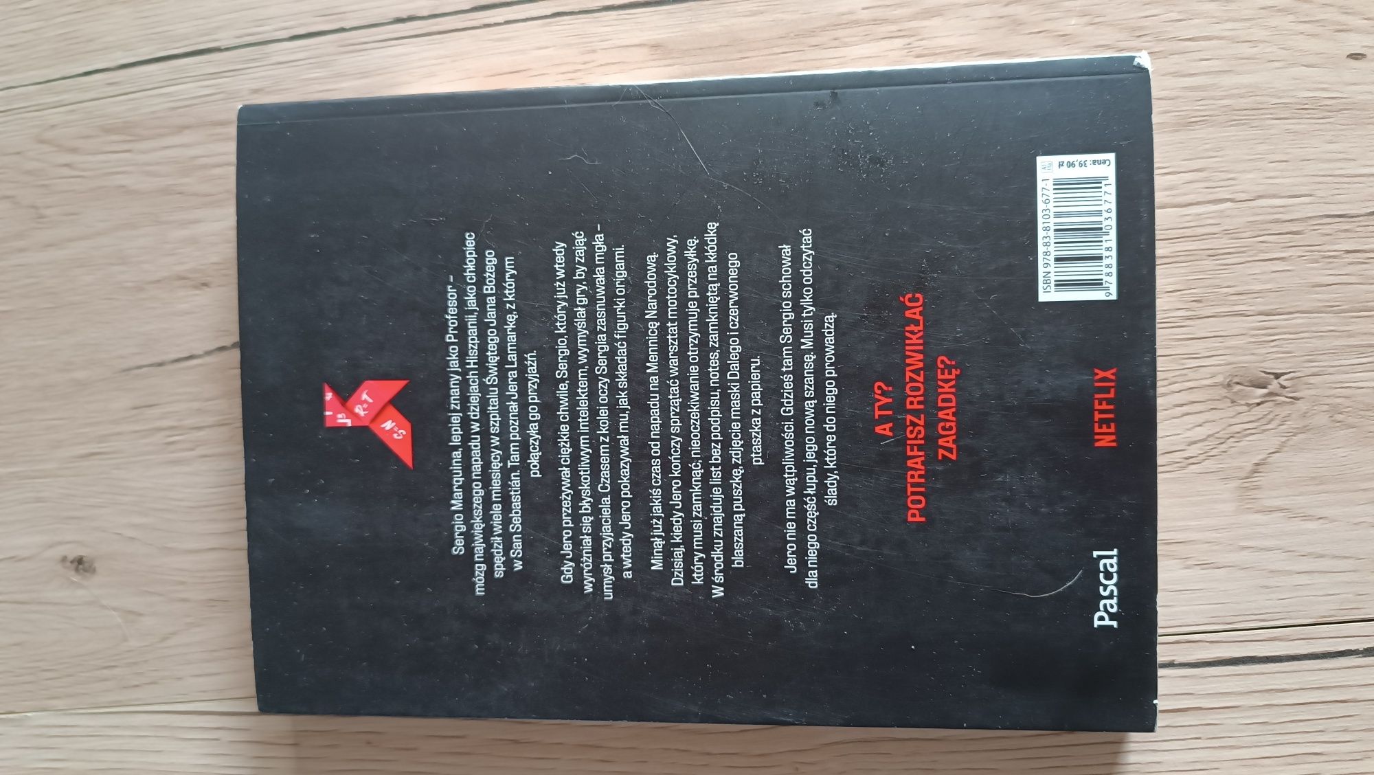 Książka escape book Dom z papieru stan idealny