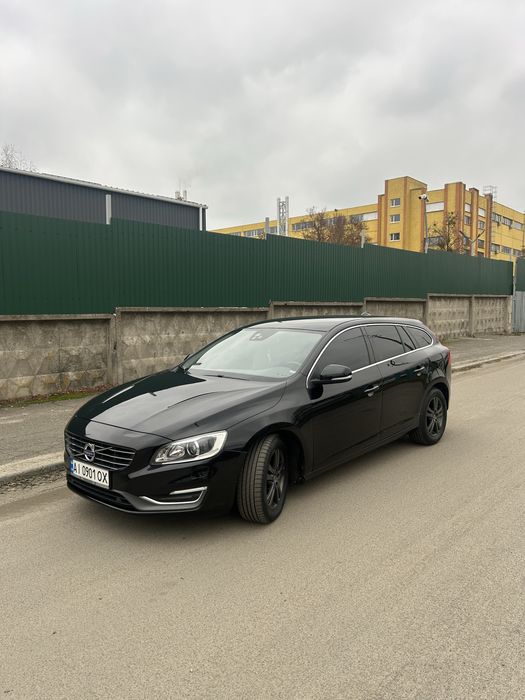Продам власний Volvo V60 D4 2014