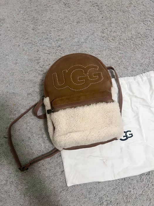 Оригінальний рюкзак UGG з натуральної замші та овчини
