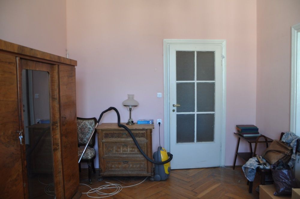 komoda z szufladami rzeźbiona zabytkowa do renowacji bardzo ciekawa