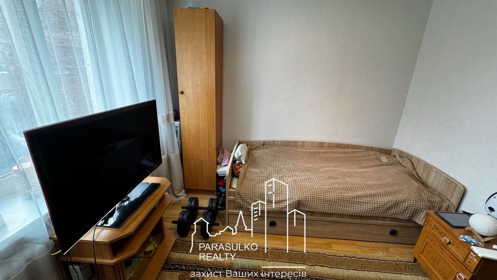 Три кімнатна квартира на мікрорайоні