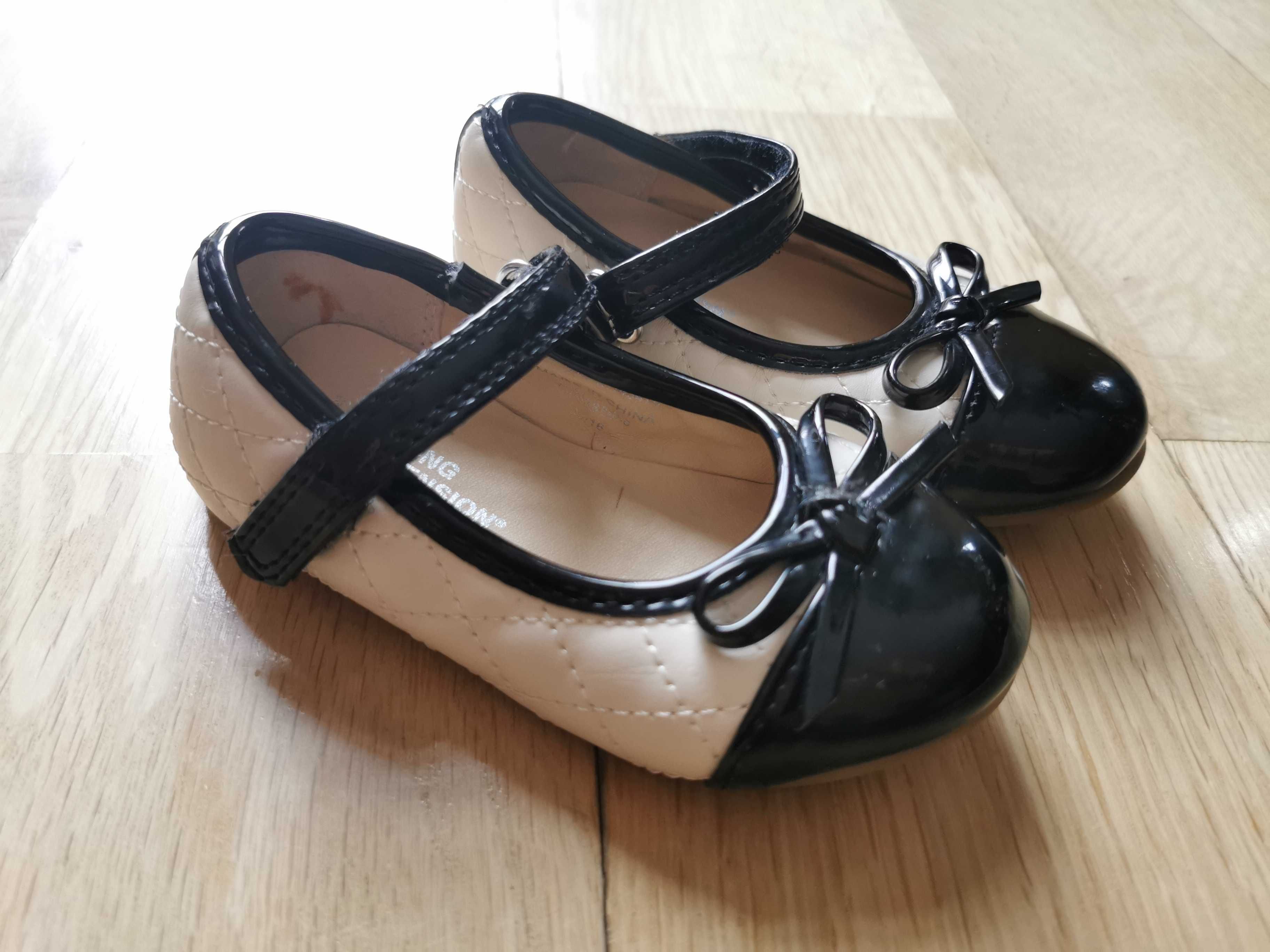 Sandałki balerinki kokardka lakierki buty wiosna Dł wkładki 13.5cm