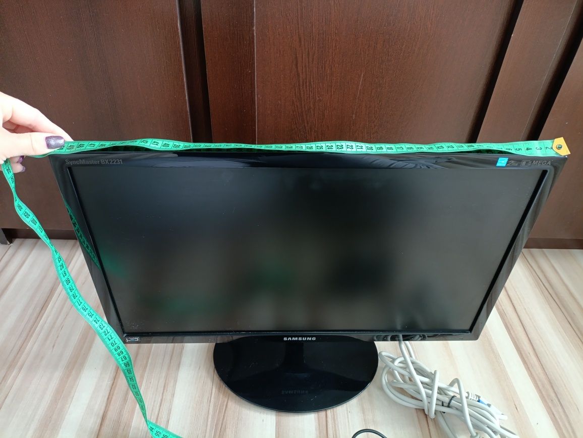Monitor Samsung BX2231 21,5" z kablami