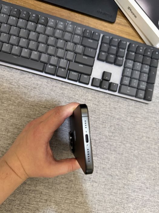 iPhone 15 pro max black 256gb USA e-sim