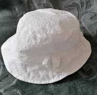 Biały haftowany kapelusik rozmiar 86 98 między 12 a 36 miesięcy