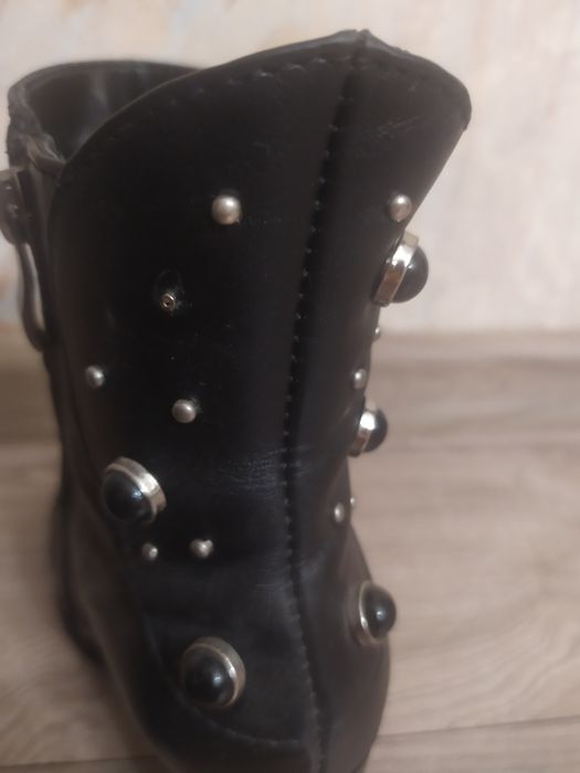 Жіночі шкіряні черевики