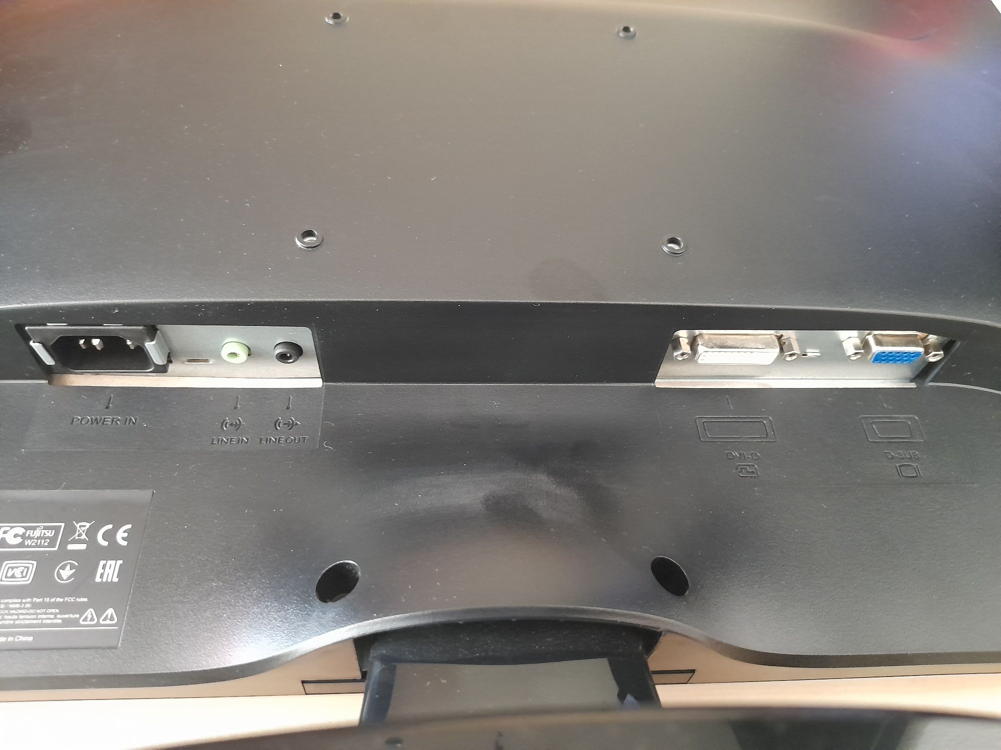 Monitor Fujitsu usado