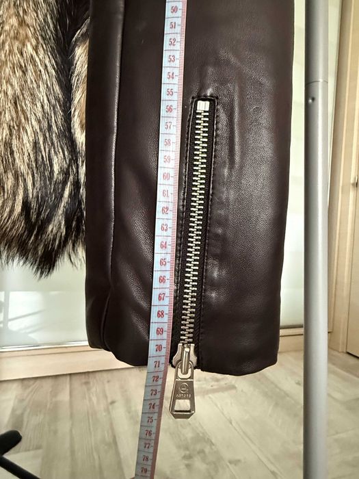 Чоловіча зимова куртка з хутром вовка