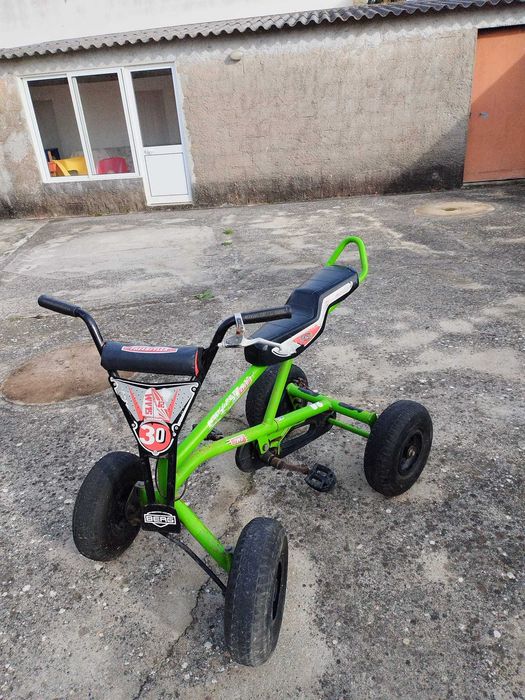 Moto 4 Berg a pedais para jovem a partir dos 10 anos