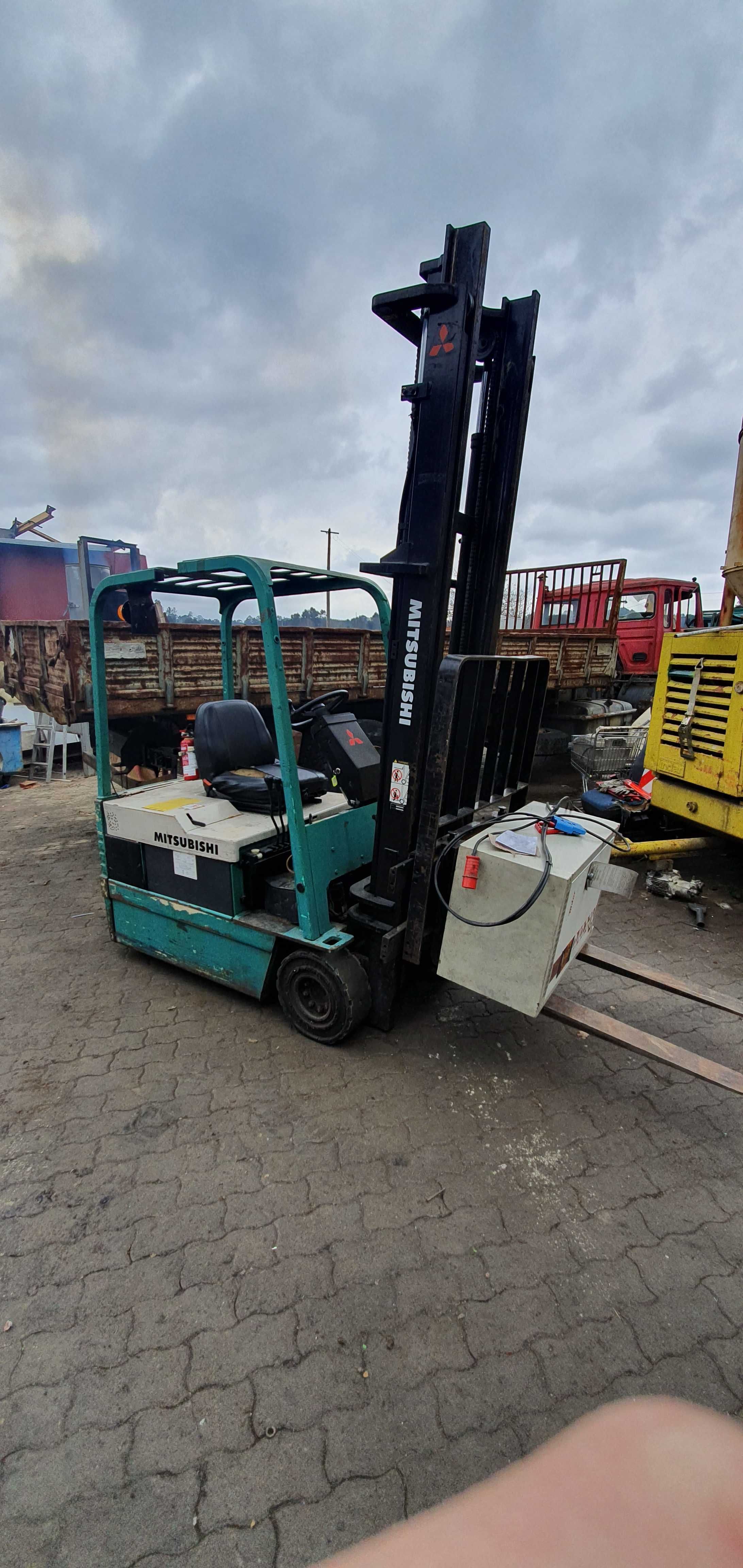 Empilhador Mitsubishi 1.6 t elétrico