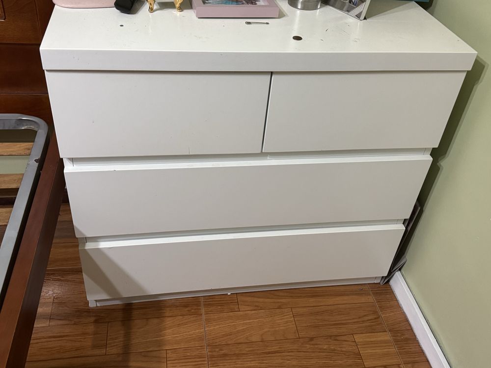 MOVEIS DE QUARTO COMO NOVOS TEM 1 ANO