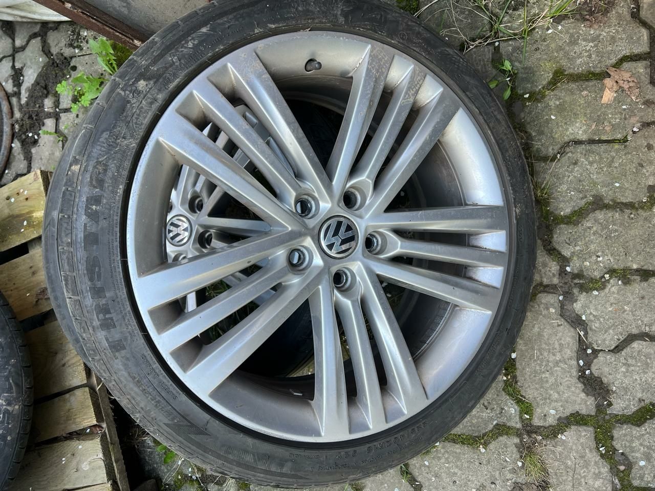 Диски з резиною 5×112 R18 VW/SKODA