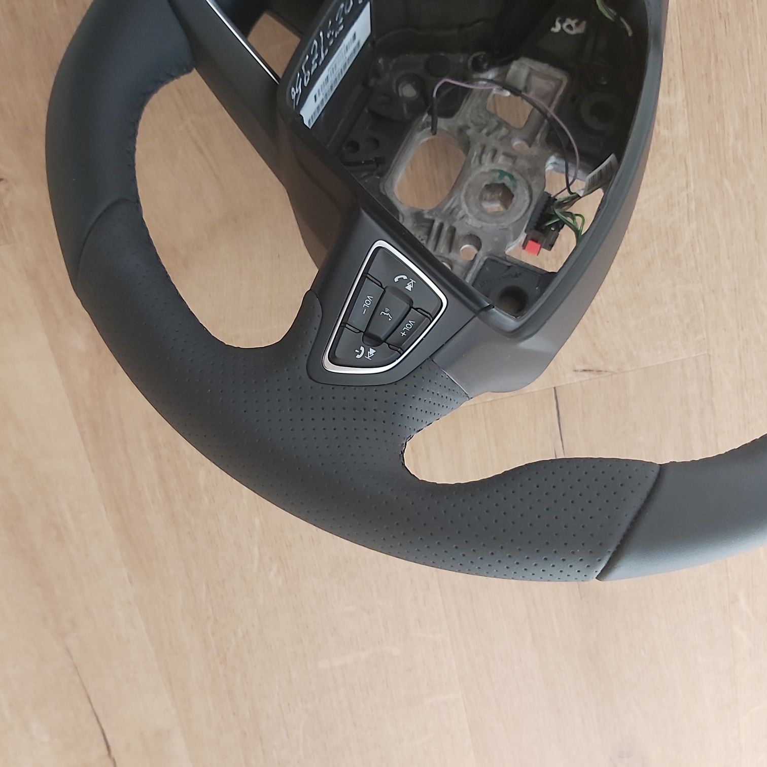 Kierownica Ford Focus MK3 ST wielofunkcyjna G1EB3600BB3ZHE