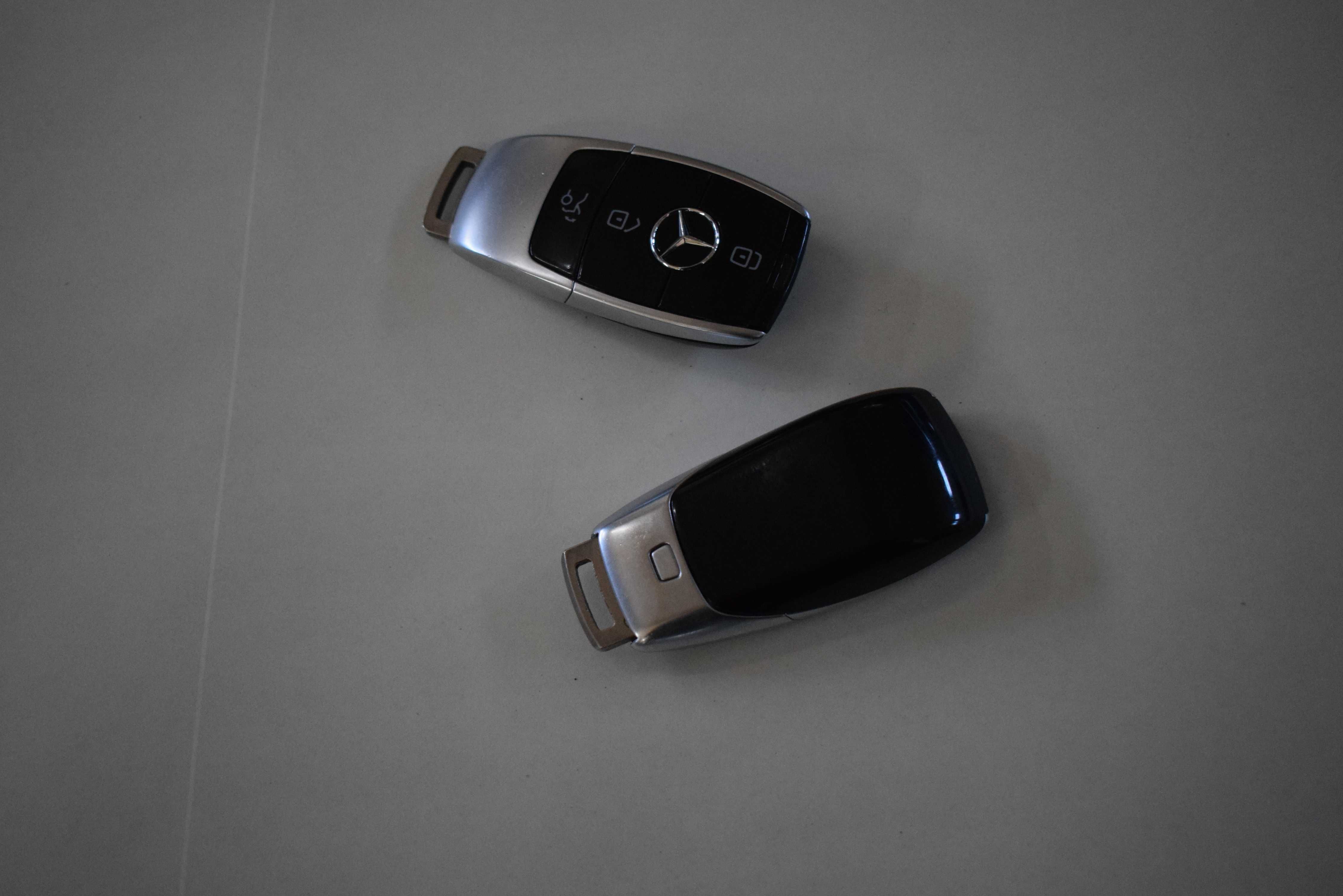 2x kluczyk MERCEDES W213 E KLASA 17R. orginał.A21390.52207