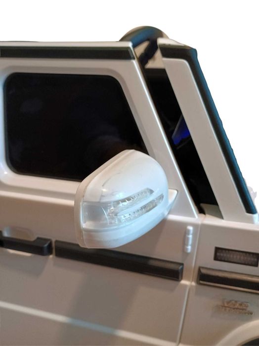 Mercedes Maybach G650-S auto elektryczne dla dzieci LED biały pilot