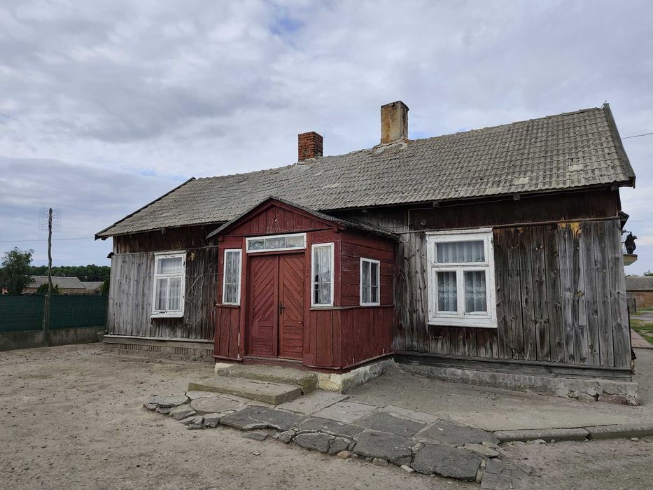 Drewniany dom do rozbiórki