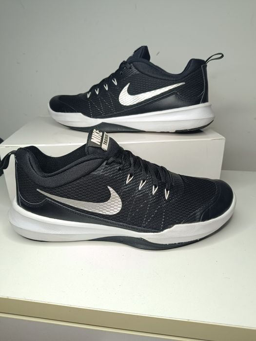 Nike r.44 (28 cm) buty sportowe męskie