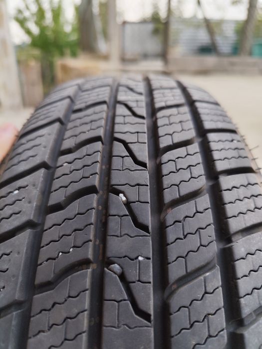 Lote de 4 pneus 185/65 R15 88