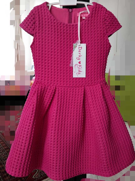 Новое нарядное платье на девочку 4/6 лет