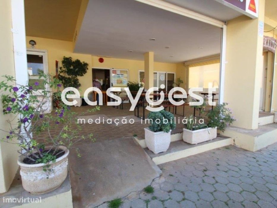 Restaurante com excelentes áreas de esplanada - Mexilhoeira Carregação