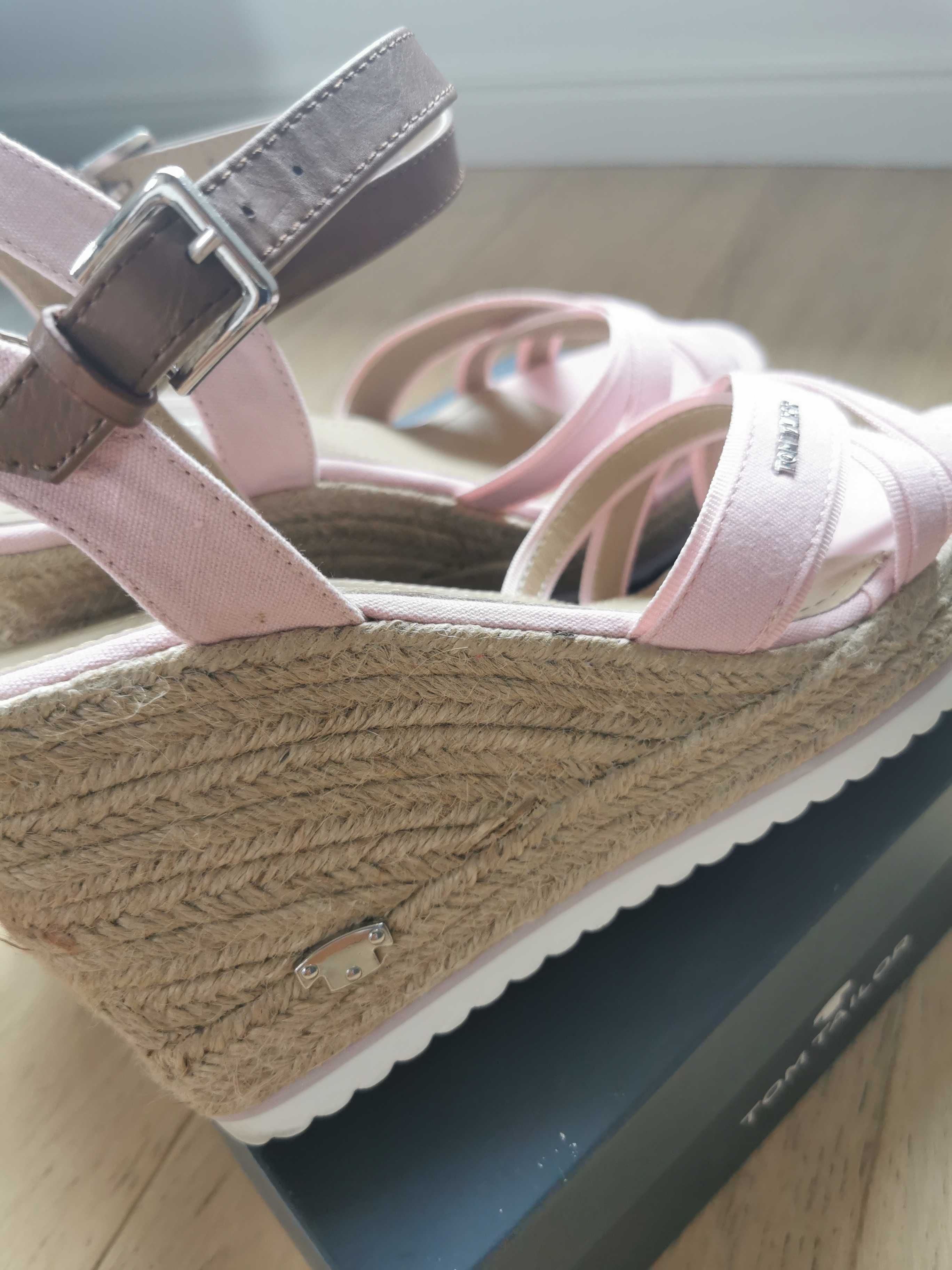 Buty espandryle Tom Tailor koturna 41/42