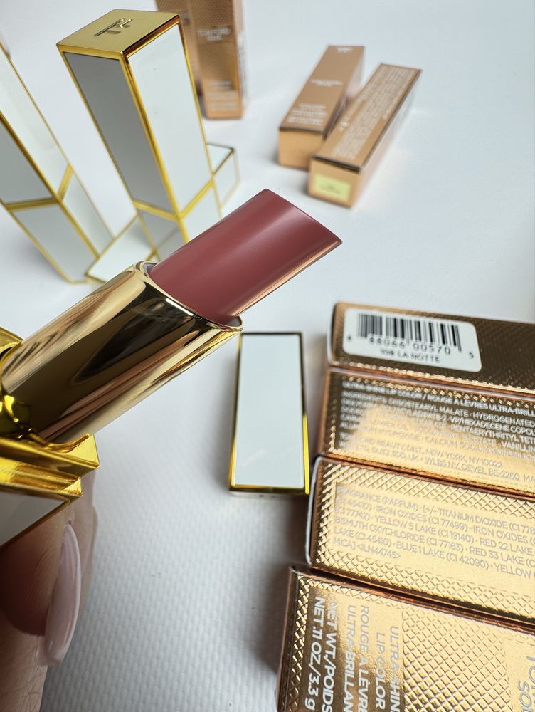 Помада Tom Ford зволожуюча