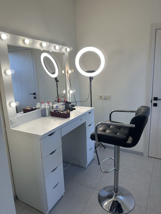 Здам робоче місце для майстра жк «СТОЛИЧНИЙ» або погодинно