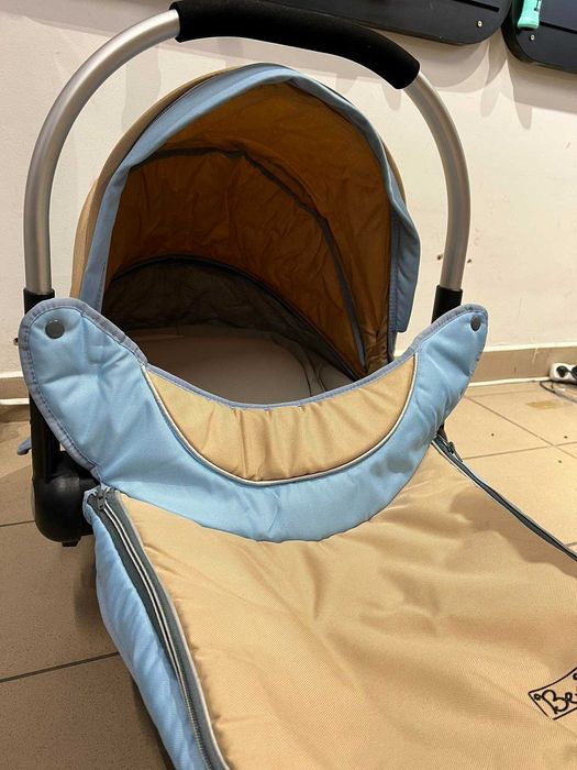 Nosidełko gondola z daszkiem 0-10kg Delux Carry Cot - beżowo/niebieska