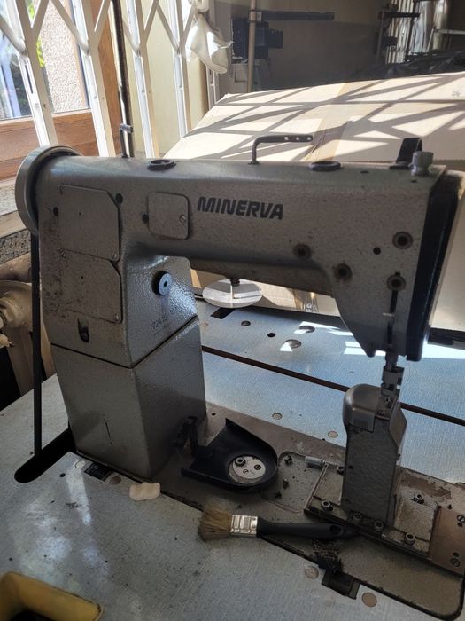 Maszyna do szycia cholewek obuwia Minerwa slupkowa
