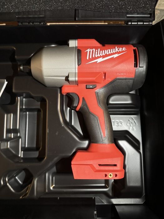 Акумуляторний гайкокрут 1/2 Milwaukee M18 BLHIWF12