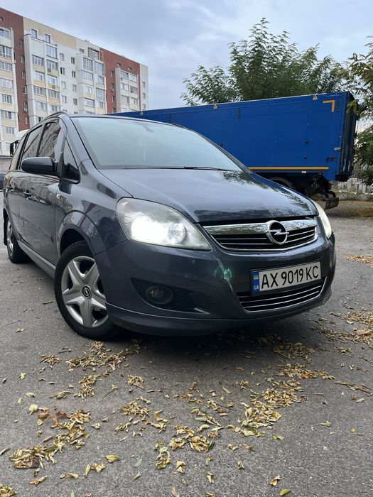 Продам свой семейный автомобиль в очень хорошем состоянии